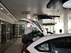 2013款 两厢 1.6L 自动 乐尚型