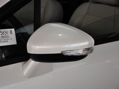 2013款 两厢 1.6L 自动 乐尚型