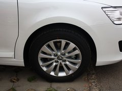2013款 三厢 1.6L 自动 品享型