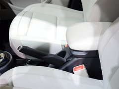 2013款 三厢 2.0L 自动 品悦型