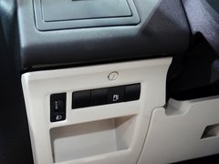 2013款 三厢 2.0L 自动 品悦型