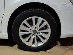 2013款 三厢 2.0L 自动 品悦型