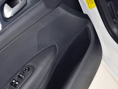 2013款 1.6L AT 风尚型