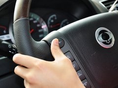 2014款 2.7T 自动 四驱豪华导航版 5座
