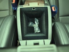 2014款 2.7T 自动 四驱豪华导航版 5座
