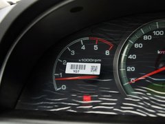 2014款 2.7T 自动 四驱豪华导航版 5座