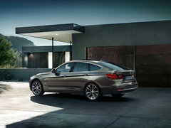 2013款 335i 3.0T 自动 风尚设计套装