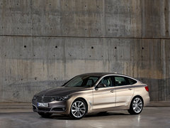 2013款 335i 3.0T 自动 风尚设计套装