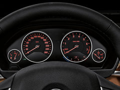2013款 335i 3.0T 自动 风尚设计套装