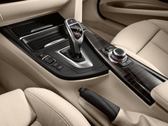 2013款 335i 3.0T 自动 风尚设计套装