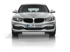 2013款 335i 3.0T 自动 风尚设计套装