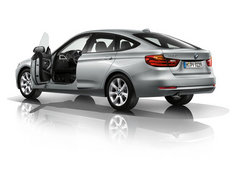 2013款 335i 3.0T 自动 风尚设计套装