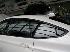 2013款 335i 3.0T 自动 风尚设计套装