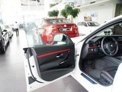 2013款 335i 3.0T 自动 风尚设计套装