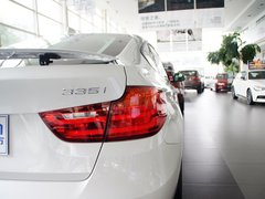 2013款 335i 3.0T 自动 风尚设计套装