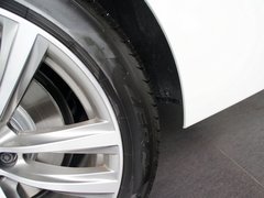 2013款 335i 3.0T 自动 风尚设计套装