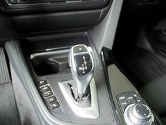 2013款 335i 3.0T 自动 风尚设计套装