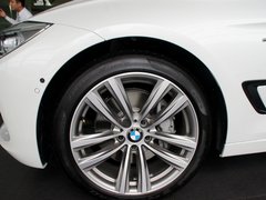 2013款 335i 3.0T 自动 风尚设计套装