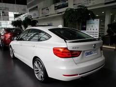 2013款 335i 3.0T 自动 风尚设计套装