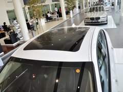 2013款 335i 3.0T 自动 风尚设计套装