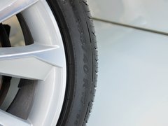 2013款 335i 3.0T 自动 风尚设计套装