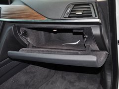 2013款 335i 3.0T 自动 风尚设计套装
