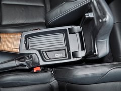 2013款 335i 3.0T 自动 风尚设计套装