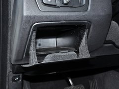2013款 335i 3.0T 自动 风尚设计套装