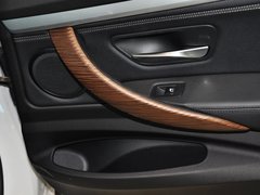 2013款 335i 3.0T 自动 风尚设计套装