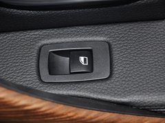 2013款 335i 3.0T 自动 风尚设计套装