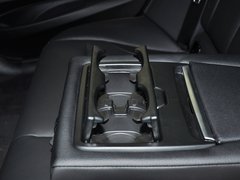 2013款 335i 3.0T 自动 风尚设计套装
