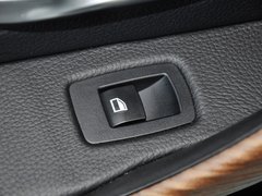 2013款 335i 3.0T 自动 风尚设计套装