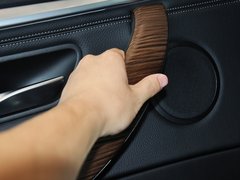 2013款 335i 3.0T 自动 风尚设计套装