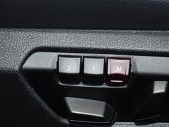2013款 335i 3.0T 自动 风尚设计套装