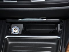 2013款 335i 3.0T 自动 风尚设计套装