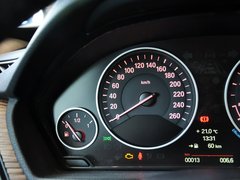 2013款 335i 3.0T 自动 风尚设计套装