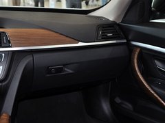 2013款 335i 3.0T 自动 风尚设计套装