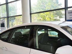 2013款 335i 3.0T 自动 风尚设计套装