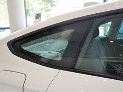 2013款 335i 3.0T 自动 风尚设计套装