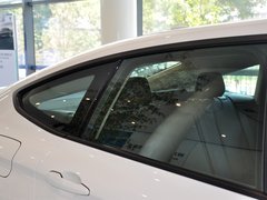 2013款 335i 3.0T 自动 风尚设计套装