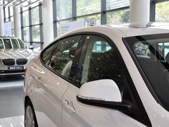 2013款 335i 3.0T 自动 风尚设计套装