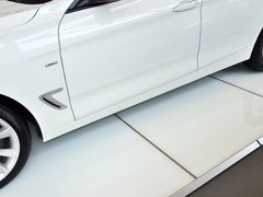 2013款 335i 3.0T 自动 风尚设计套装