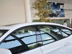2013款 335i 3.0T 自动 风尚设计套装