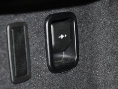 2013款 335i 3.0T 自动 风尚设计套装