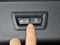 2013款 335i 3.0T 自动 风尚设计套装