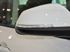 2013款 335i 3.0T 自动 风尚设计套装