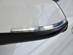 2013款 335i 3.0T 自动 风尚设计套装