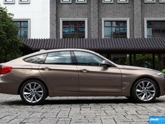 2013款 335i 3.0T 自動 風(fēng)尚設(shè)計套裝