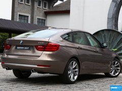 2013款 335i 3.0T 自動 風(fēng)尚設(shè)計套裝