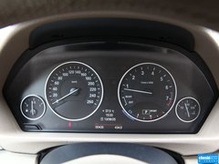 2013款 335i 3.0T 自动 风尚设计套装